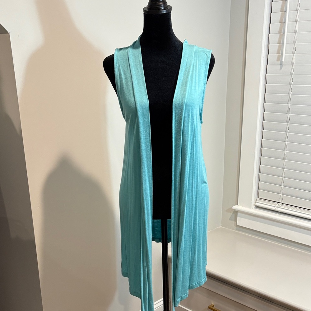 Zenana Outfitters Aqua Sleeveless Cardigan